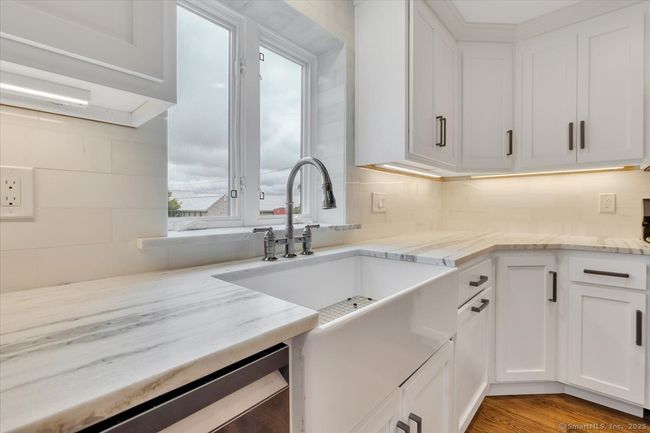 183 Bailey St, House other with 3 bedrooms, 3 bathrooms and 8 parking in Glastonbury CT | Image 8