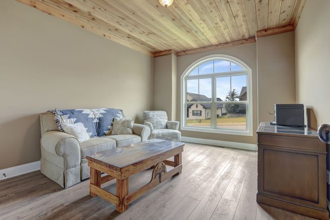 Guest bedroom downstairs | Image 16