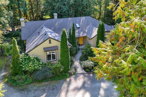671 Dalkeith Ave, North Saanich, BC, V8L5G7 | Card Image