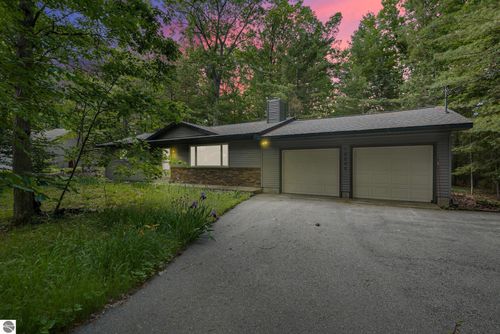 10085 Harmony Dr, Interlochen, MI, 49643-9121 | Card Image