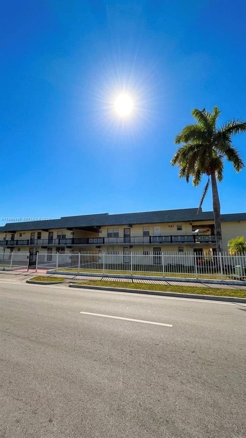 201-301 177th St, Miami Gardens, FL, 33169-4944 | Card Image