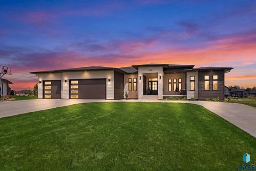 518 Brody Ct Court, Harrisburg, SD, 57032 | Card Image
