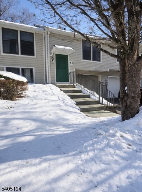 41 Quail Ct, Hamburg, NJ, 07419-9761 | Card Image