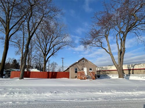 1005 Emerson Ave, Pontiac, MI, 48340-3232 | Card Image