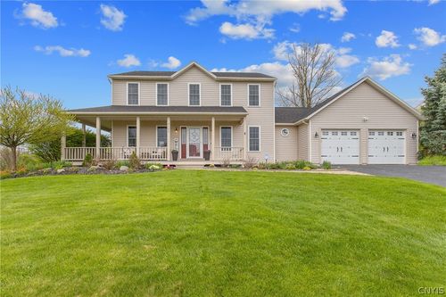 4796 Fawn Hl, Syracuse, NY, 13215-9551 | Card Image