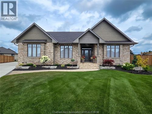 7 Tracy Dr, Chatham, ON, N7M0S8 | Card Image