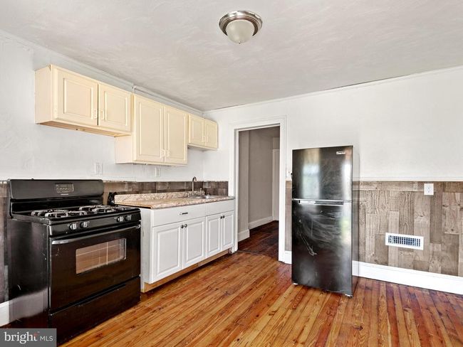 564 Walnut St, Townhouse with 2 bedrooms, 1 bathrooms and null parking in POTTSTOWN PA | Image 10