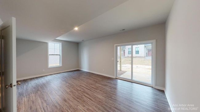 Ground Level Flex Room | Image 28