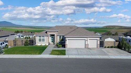 7060 Ithaca St, West Richland, WA, 99353-6095 | Card Image