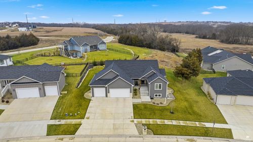 8849 Moonbug Ln, Manhattan, KS, 66502-2744 | Card Image