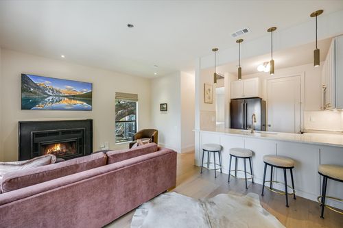 207-802 S 1st Street S, Austin, TX, 78704 | Card Image