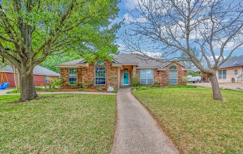 1060 Cheyenne Trl, Hewitt, TX, 76643-3219 | Card Image