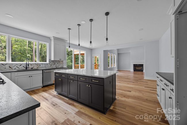 Kitchen & Great groom view | Image 15