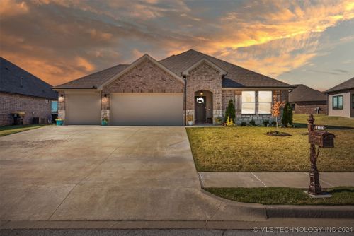 11266 S 282nd Eastavenue, Coweta, OK, 74429 | Card Image