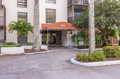 410-B - 5550 Nw 44th St, Condo with 2 bedrooms, 2 bathrooms and null parking in Fort Lauderdale FL | Image 1