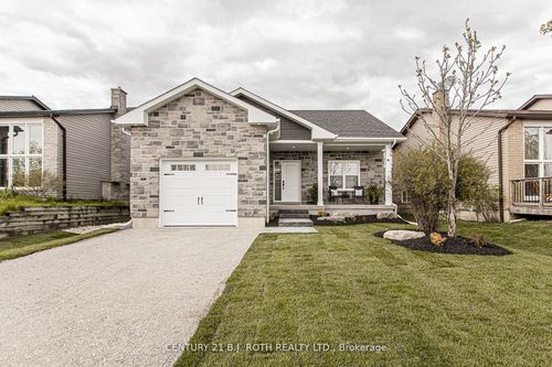 upper-unit-56 Hickling Trail, Barrie, ON, L4M5S7 | Card Image