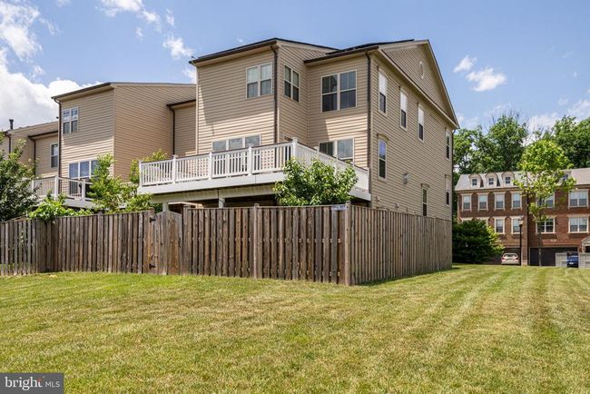 23314 Tradewind Dr, Townhouse with 3 bedrooms, 4 bathrooms and null parking in BRAMBLETON VA | Image 6