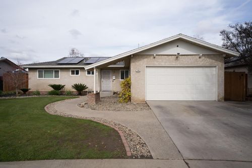 1576 E Warner Ave, Fresno, CA, 93710-4228 | Card Image