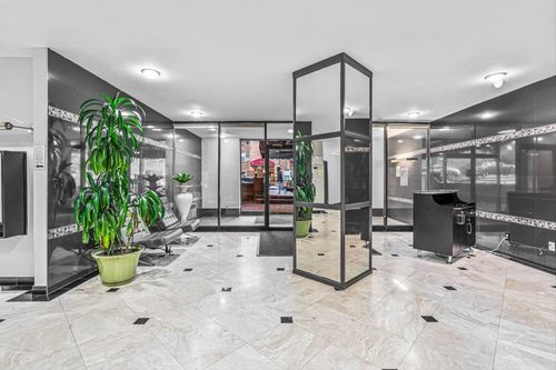 7s-67-30 Clyde St, Forest Hills, NY, 11375-4061 | Card Image