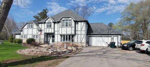 10953 N Westview Lane, Mequon, WI, 53092 | Card Image