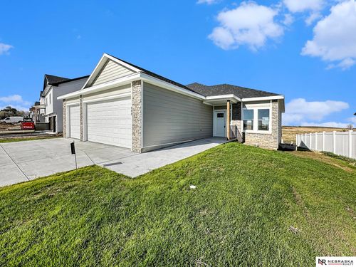 960 W Panorama Road, Lincoln, NE, 68523 | Card Image