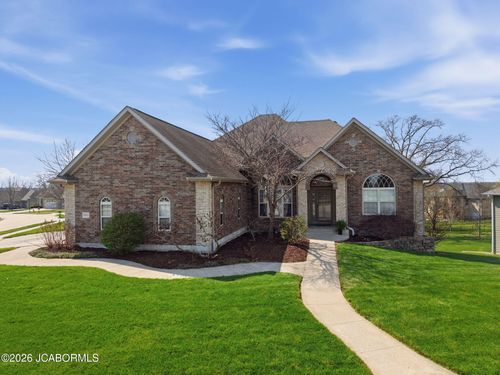 1913 Surrey Ct, COLUMBIA, MO, 65203-8027 | Card Image