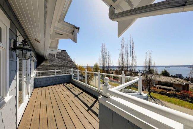 2323 Orchard Lane, House other with 6 bedrooms, 5 bathrooms and 5 parking in West Vancouver BC | Image 32