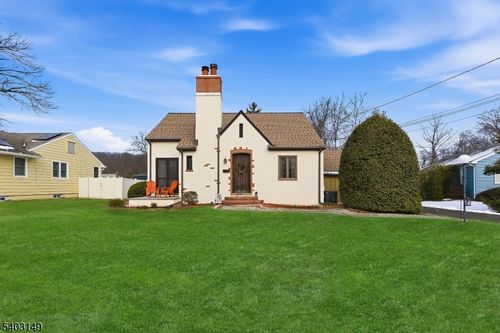 265 Metape Cir N, Bound Brook, NJ, 08805-1315 | Card Image