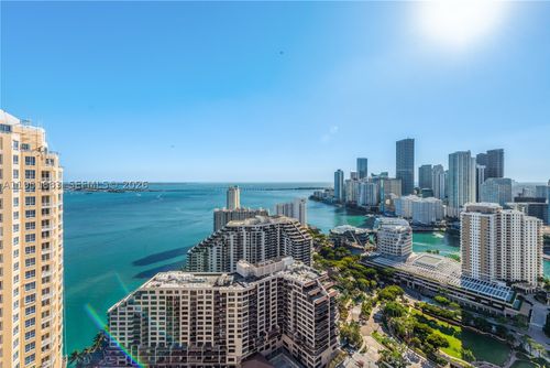 a1010-520 Brickell Ave, Miami, FL, 33131 | Card Image