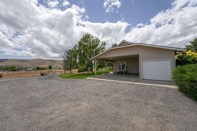 97010 W Good Rd, Home with 3 bedrooms, 3 bathrooms and null parking in Prosser WA | Image 29