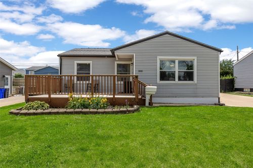 5515 Cedar Dr Nw, Cedar Rapids, IA, 52405-3209 | Card Image