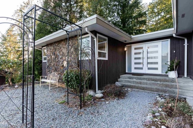 665 Foresthill Place, House other with 5 bedrooms, 3 bathrooms and 6 parking in Port Moody BC | Image 3