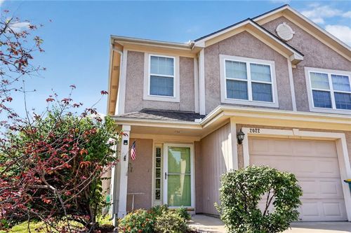 2022 Madison Dr, Bonner Springs, KS, 66012-9619 | Card Image