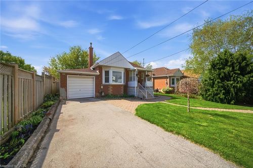 280 E 11th St, Hamilton, ON, L9A3T7 | Card Image