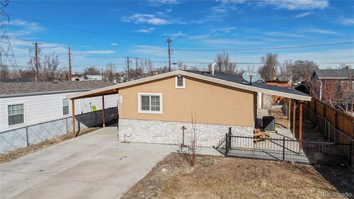 703 Locust Ave, Lochbuie, CO, 80603-9770 | Card Image