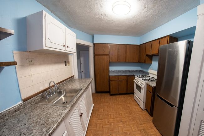 Floor 2 Kitchen | Image 17