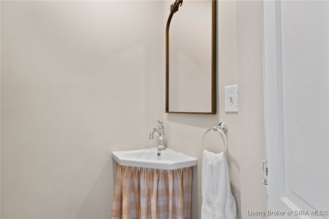 1003 East St, Home with 3 bedrooms, 3 bathrooms and null parking in Madison IN | Image 27