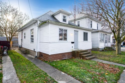 128 Gray St, Chatham, ON, N7M1T2 | Card Image