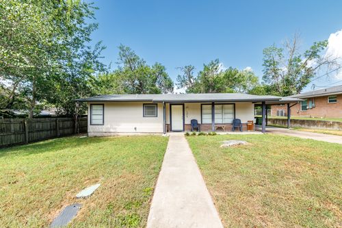 1215 N Hamilton Street, Gonzales, TX, 78629 | Card Image