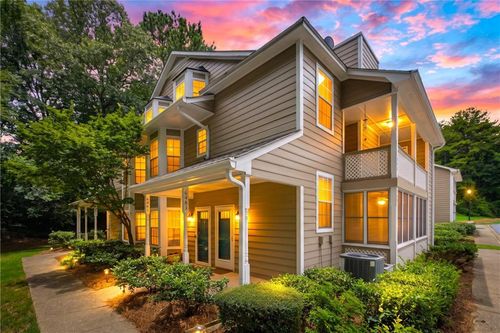6483 Northridge Way, Morrow, GA, 30260-1784 | Card Image