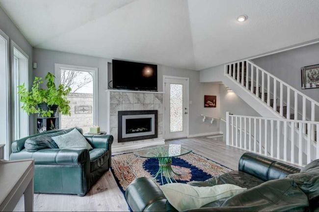 34 Candle Terrace Sw, Home with 2 bedrooms, 1 bathrooms and 4 parking in Calgary AB | Image 13