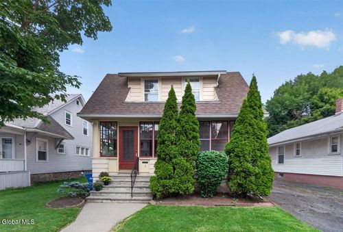 3 Sard Rd, Albany, NY, 12209-1403 | Card Image