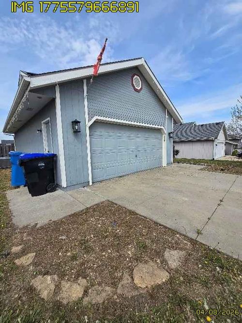 1737 Sw Stone Crest Dr, Topeka, KS, 66615-1330 | Card Image