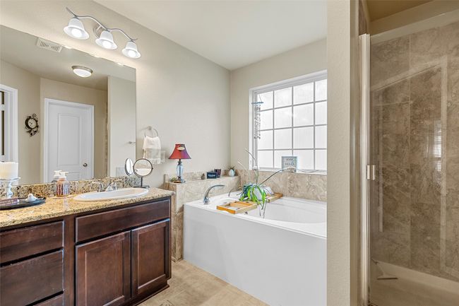 507 Navajo Trl, House other with 3 bedrooms, 2 bathrooms and 2 parking in McGregor TX | Image 23