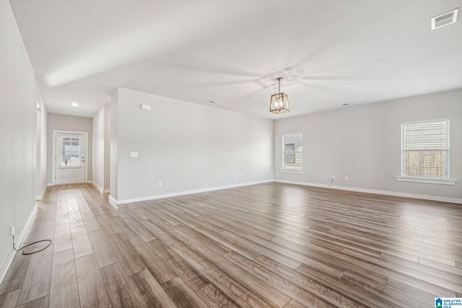 400 Ridgeview Cir, House other with 3 bedrooms, 2 bathrooms and null parking in JEMISON AL | Image 5