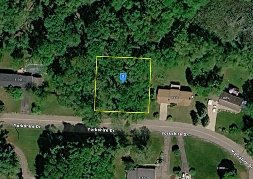 11801 Yorkshire, Richland, MI, 49083-9384 | Card Image