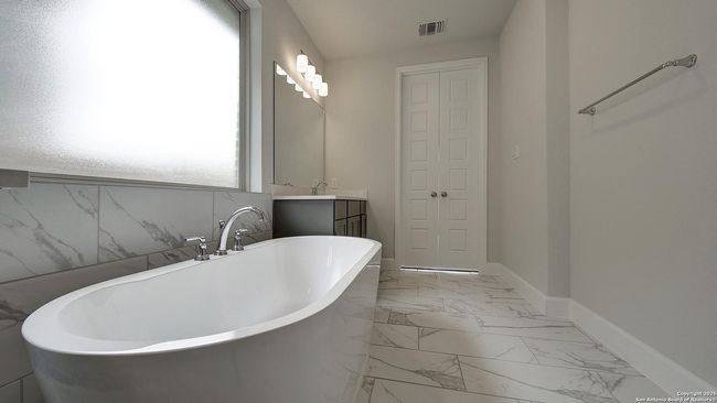 151 Lukas Cv, House other with 4 bedrooms, 4 bathrooms and null parking in San Antonio TX | Image 20