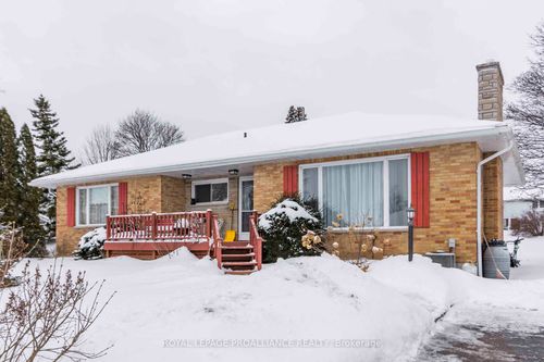 6 Hillcrest St, Trenton, ON, K8V5L2 | Card Image