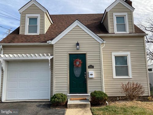 514 Essex Ave, Newport, DE, 19804-1827 | Card Image