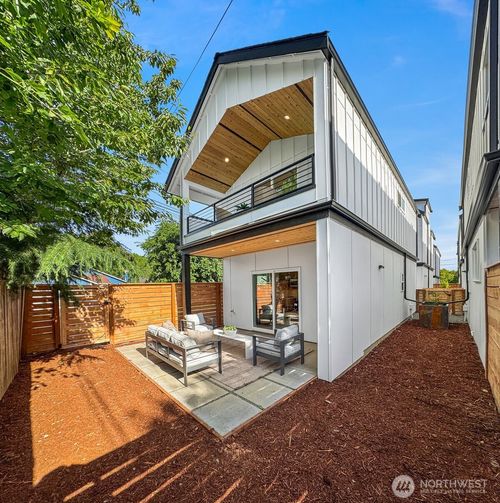 9010 5th Ave S, Seattle, WA, 98108 | Card Image
